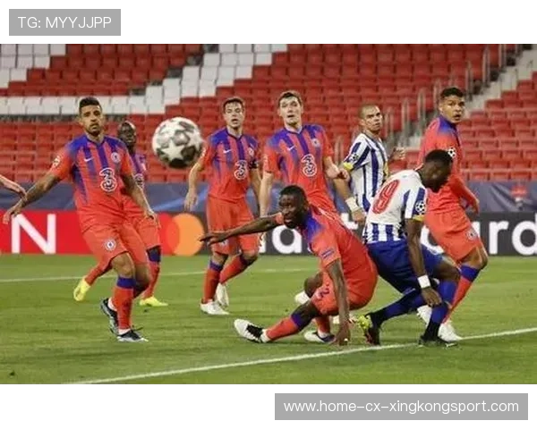 波尔图塔雷米停球抽射一气呵成巨龙球场尖叫声四起 波尔图塔雷米停球抽射一气呵成巨龙球场尖叫声四起