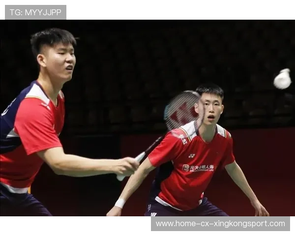 羽毛球男双主动抢网连续压制斩获关键分 羽毛球男双主动抢网连续压制斩获关键分