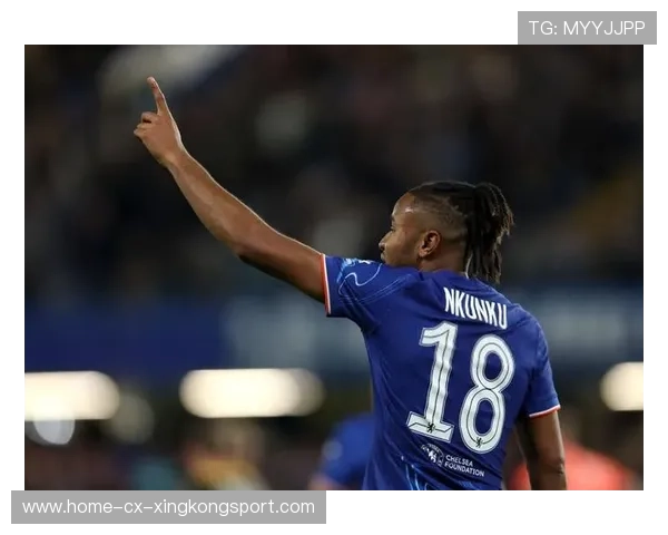 切尔西小范围配合突入禁区，恩昆库顺势破门